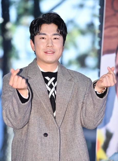 李施彦从《我独自生活》下车_韩饭网